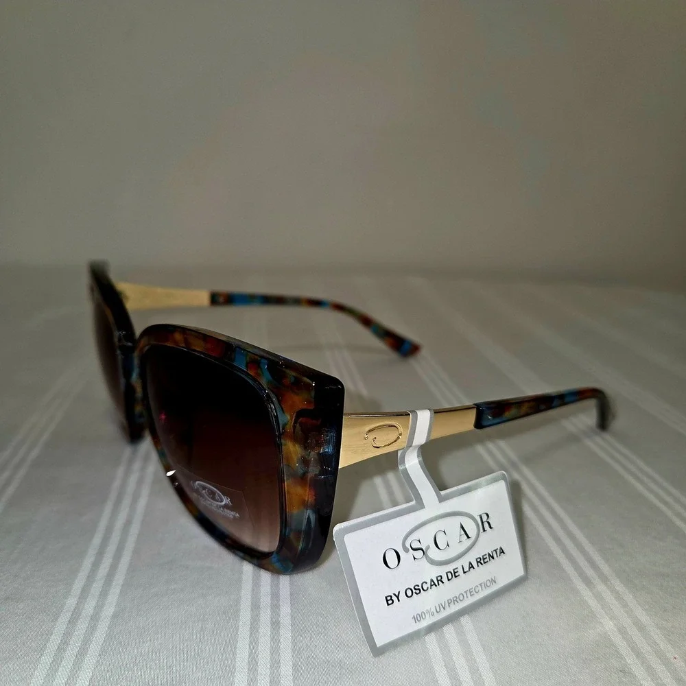 Oscar de la Renta Oversized Square Sunglasses Blue Tortoise UV Protection Women